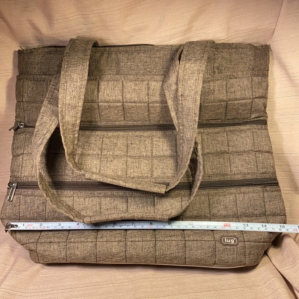 NWOT LUG best traveling taxicab full tote ever!